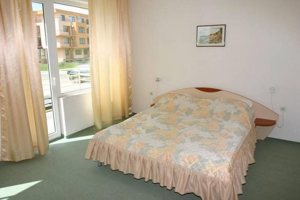 Harmony Beach Family Hotel Neszebar Szoba fotó